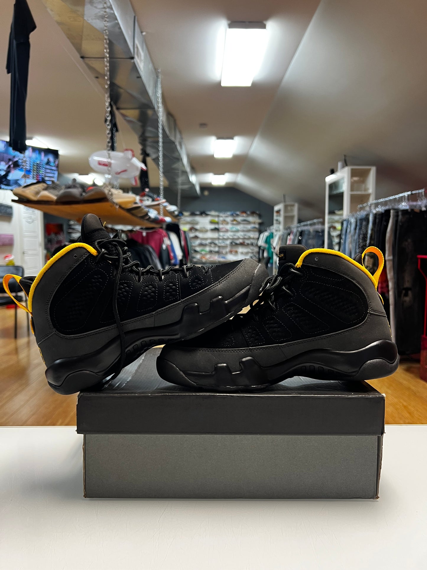 Jordan 9 University Gold