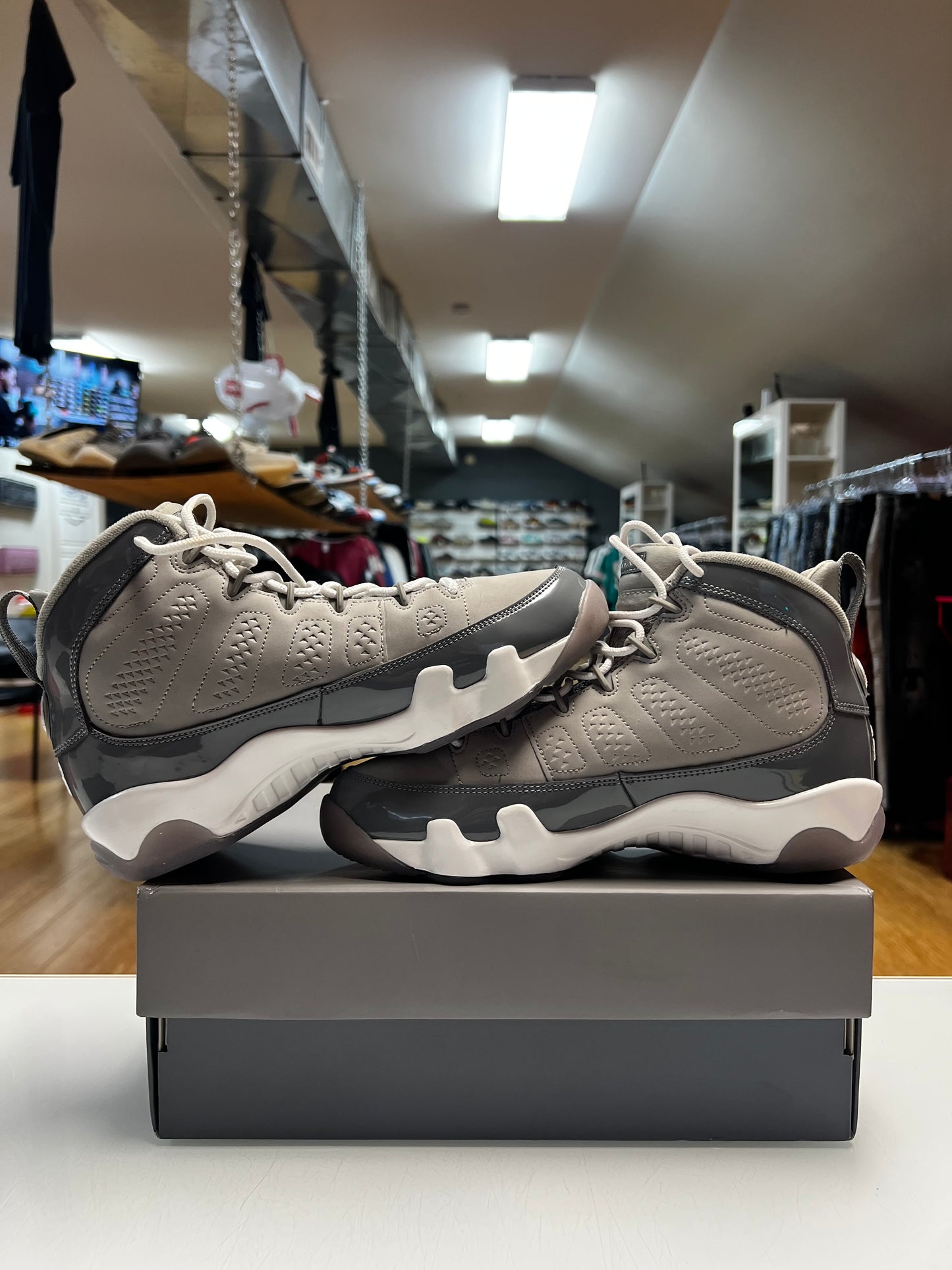 Jordan 9 University Gold