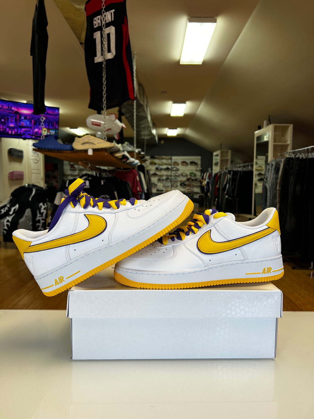 Nike Air Force 1 Kobe Lakers Home