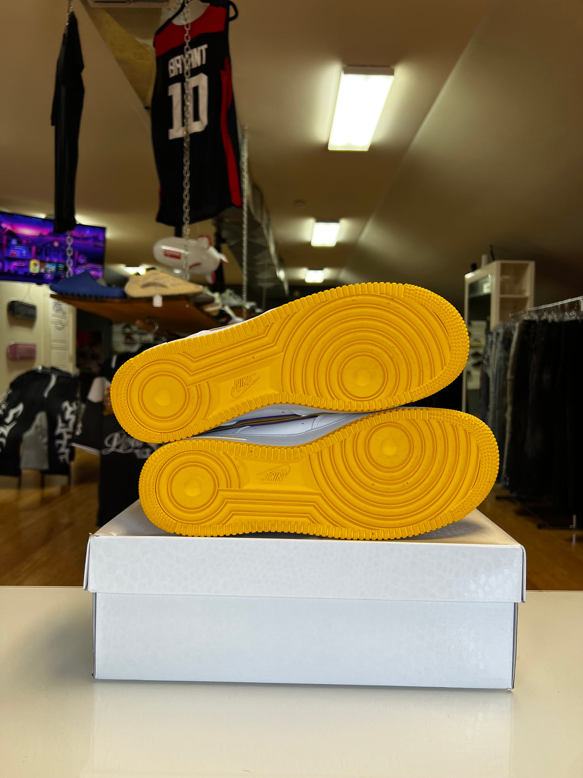 Nike Air Force 1 Kobe Lakers Home