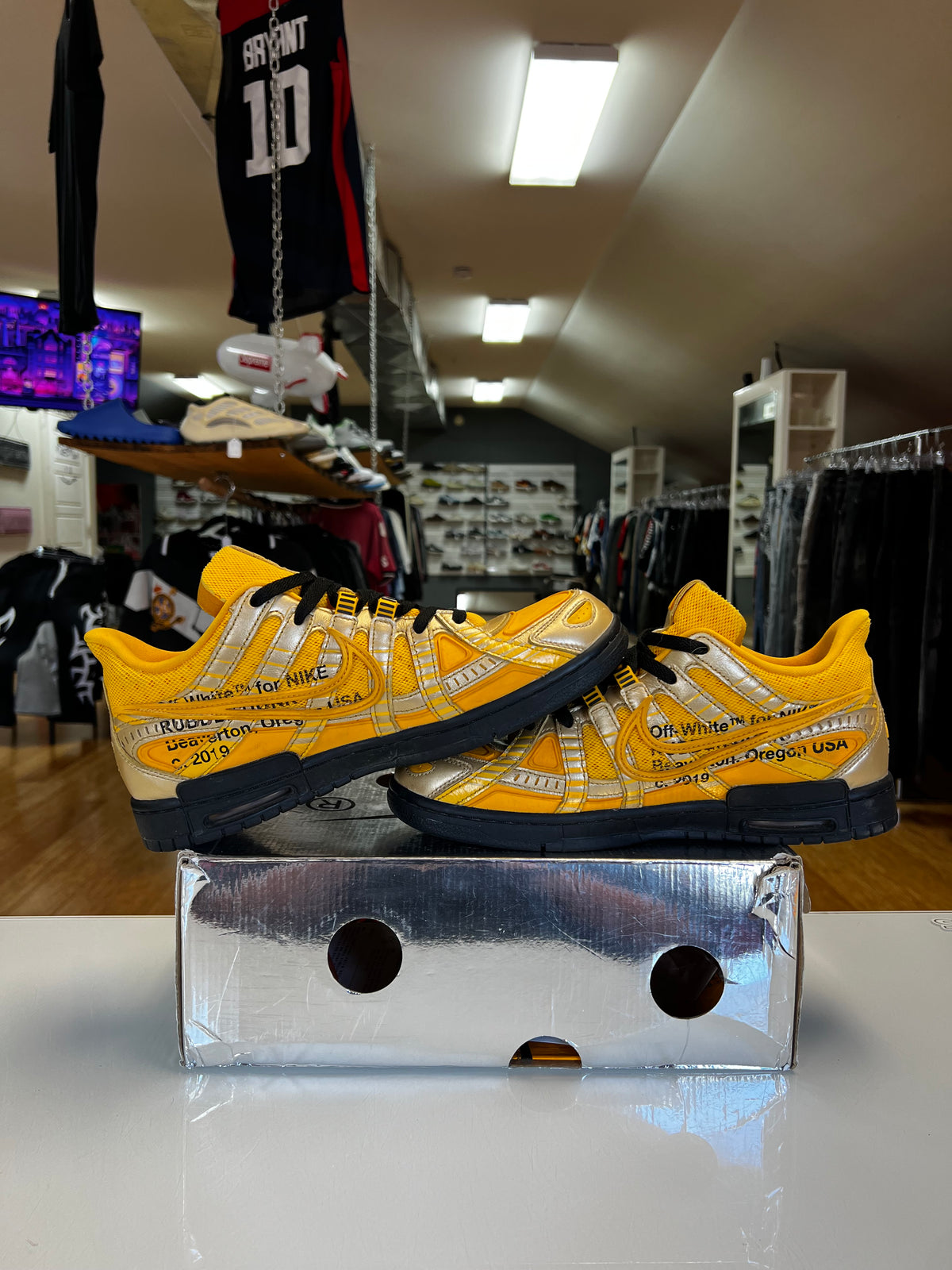 Nike Dunk Off White Rubber University Gold