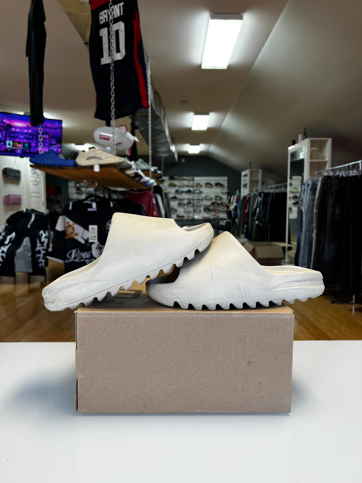 Yeezy Slide Bone