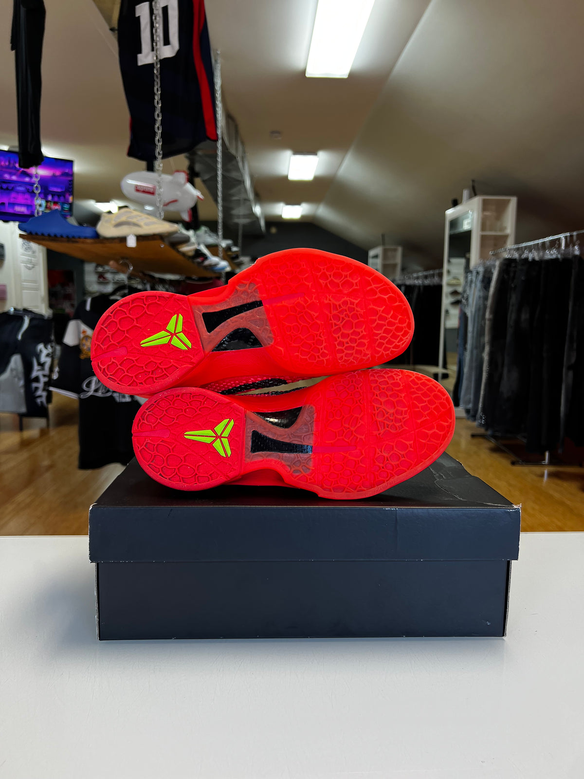 Kobe 6 Reverse Grinch