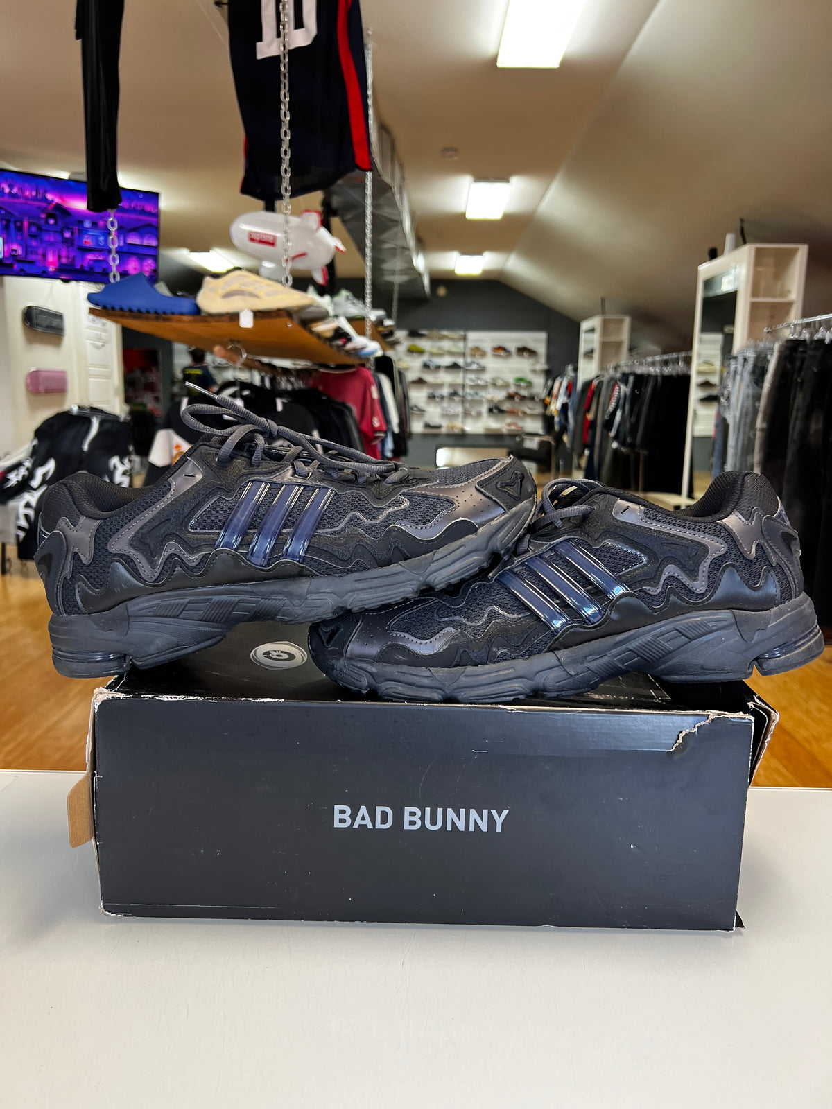 Adidas Responses CL Bad Bunny