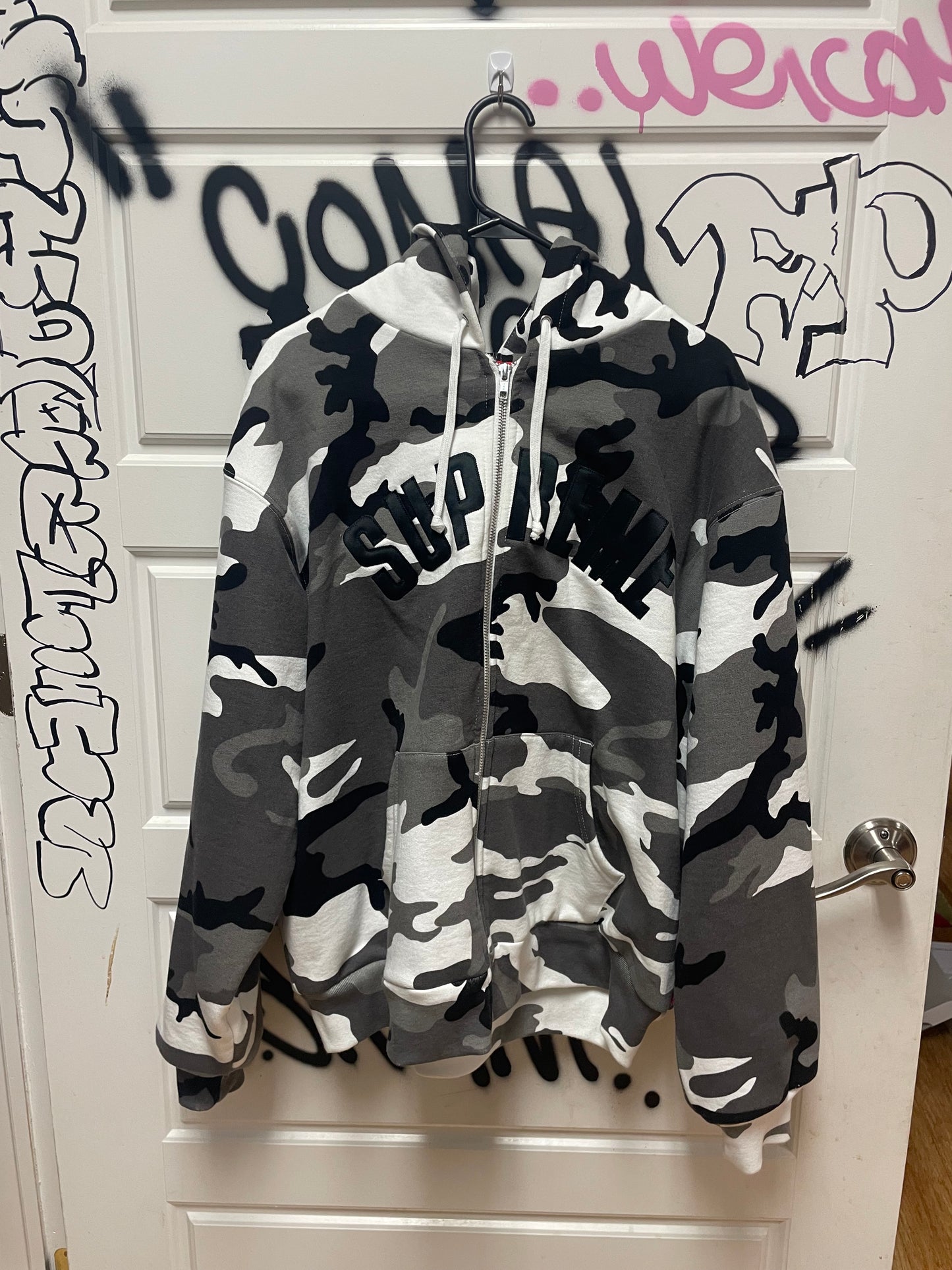 Supreme arc logo zip up