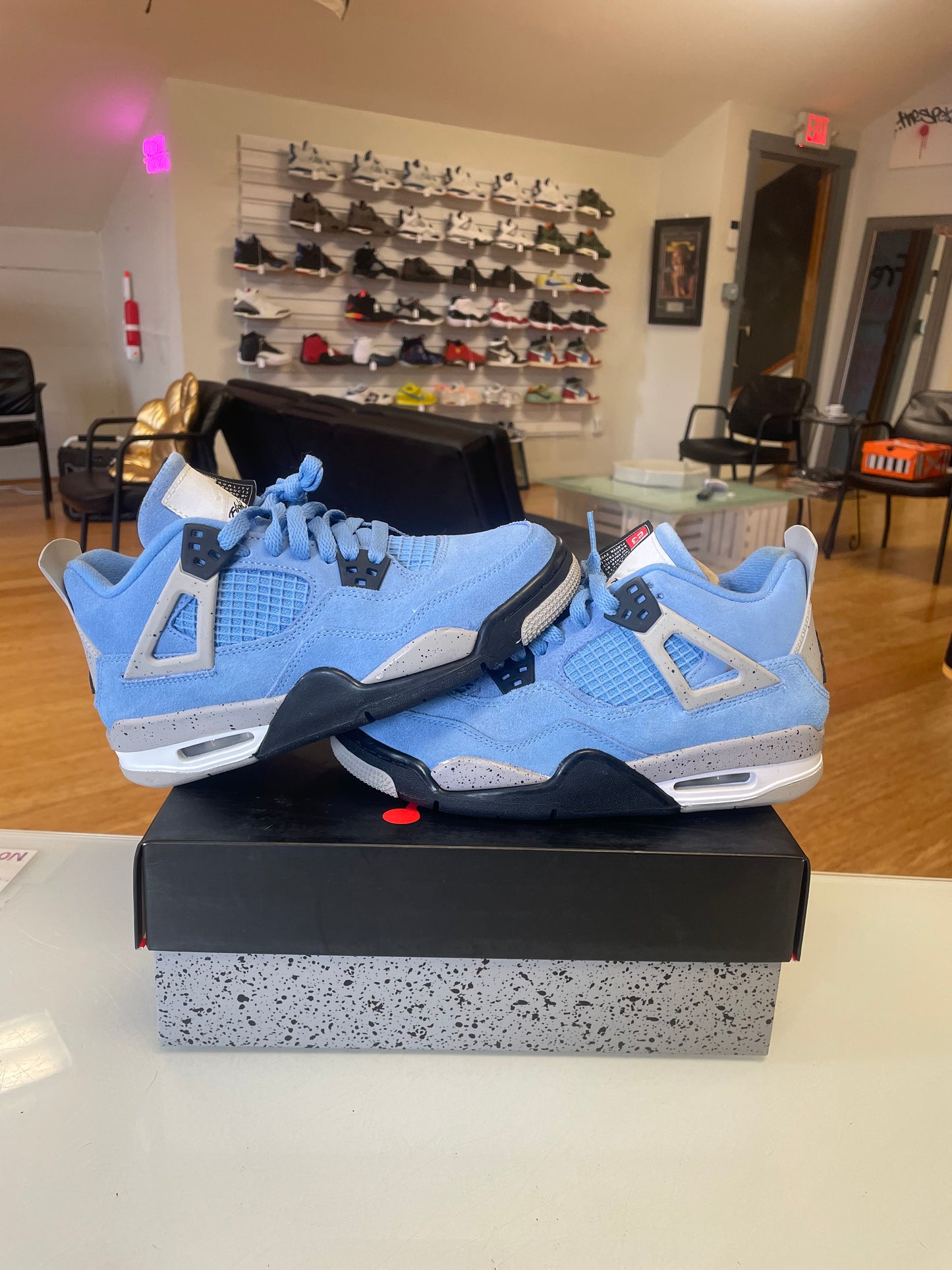 Jordan 4 UNC