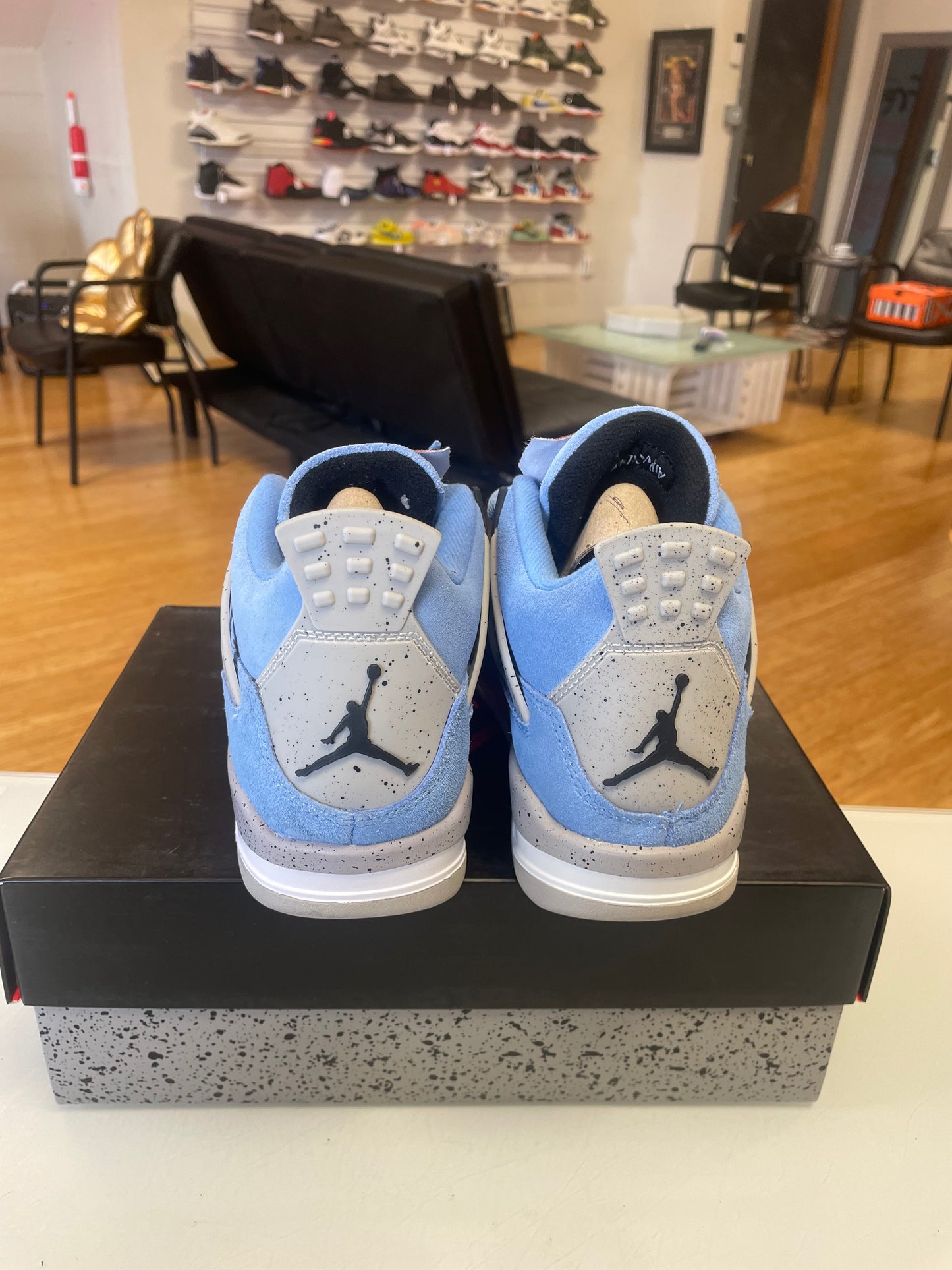 Jordan 4 UNC