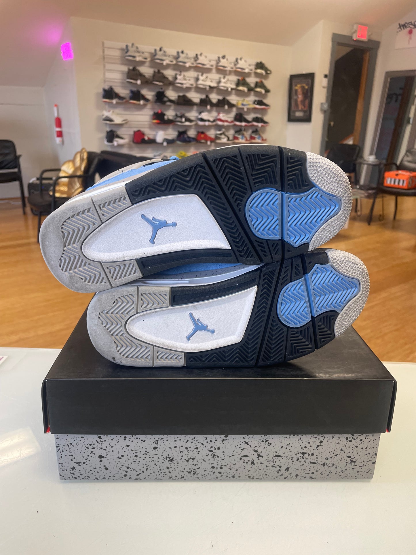 Jordan 4 UNC