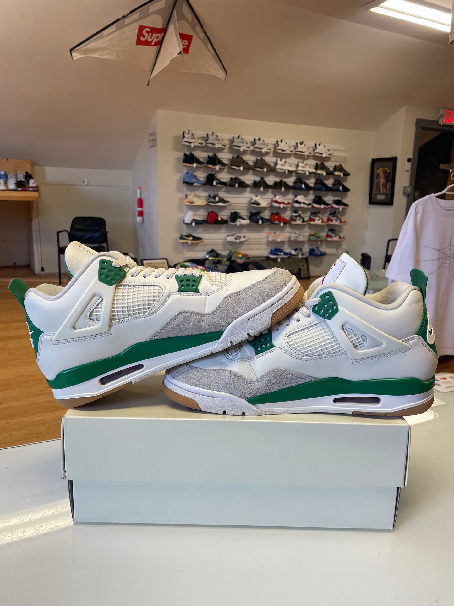 Jordan 4 SB Pine Green