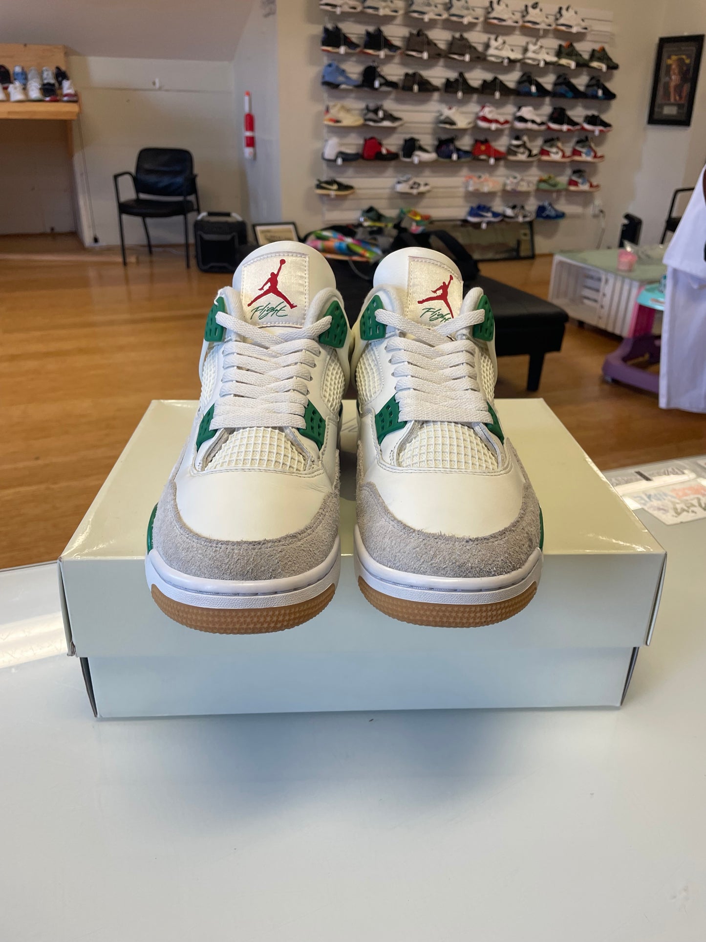 Jordan 4 SB Pine Green