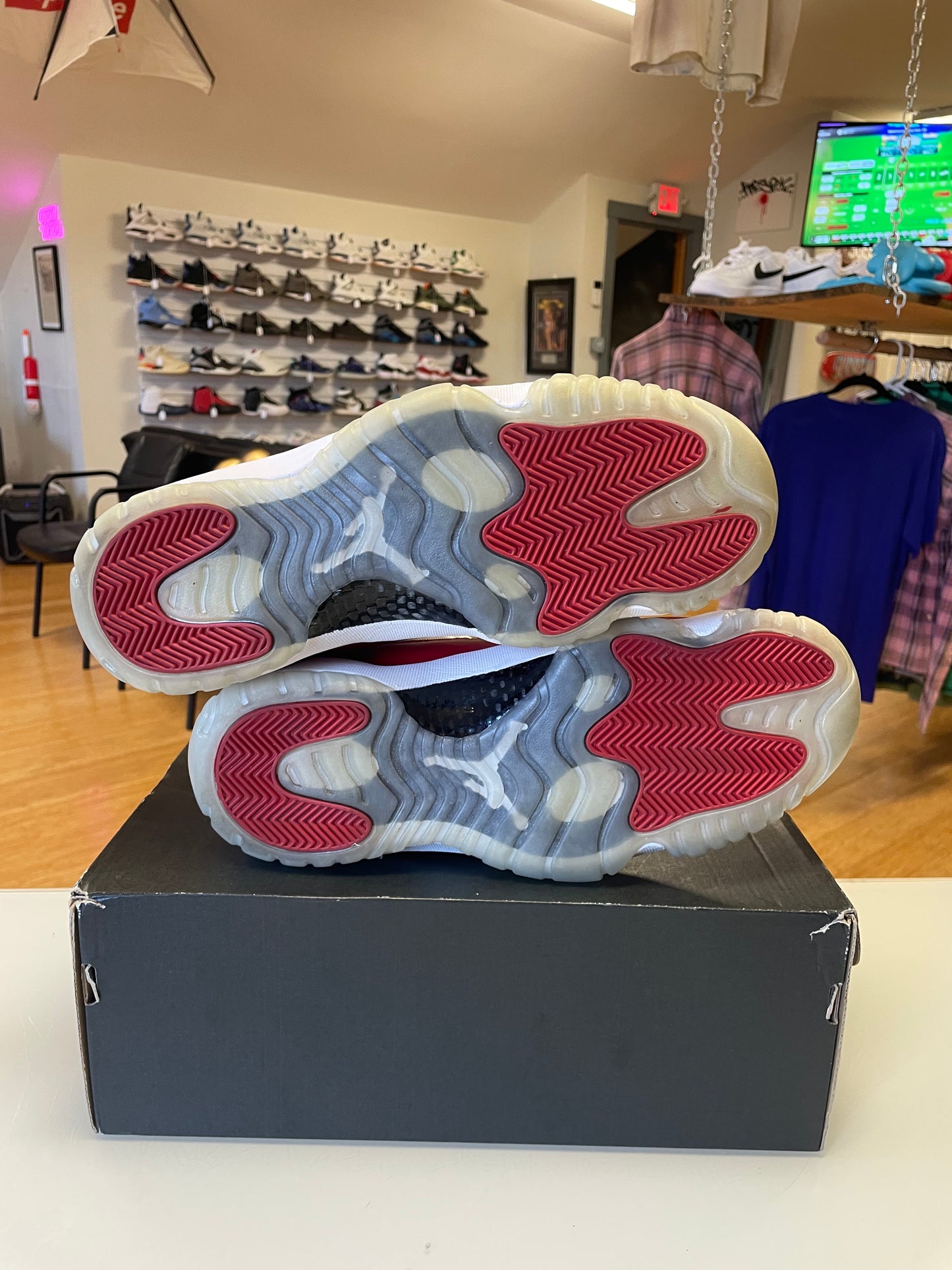 Jordan 11 Low Cherry