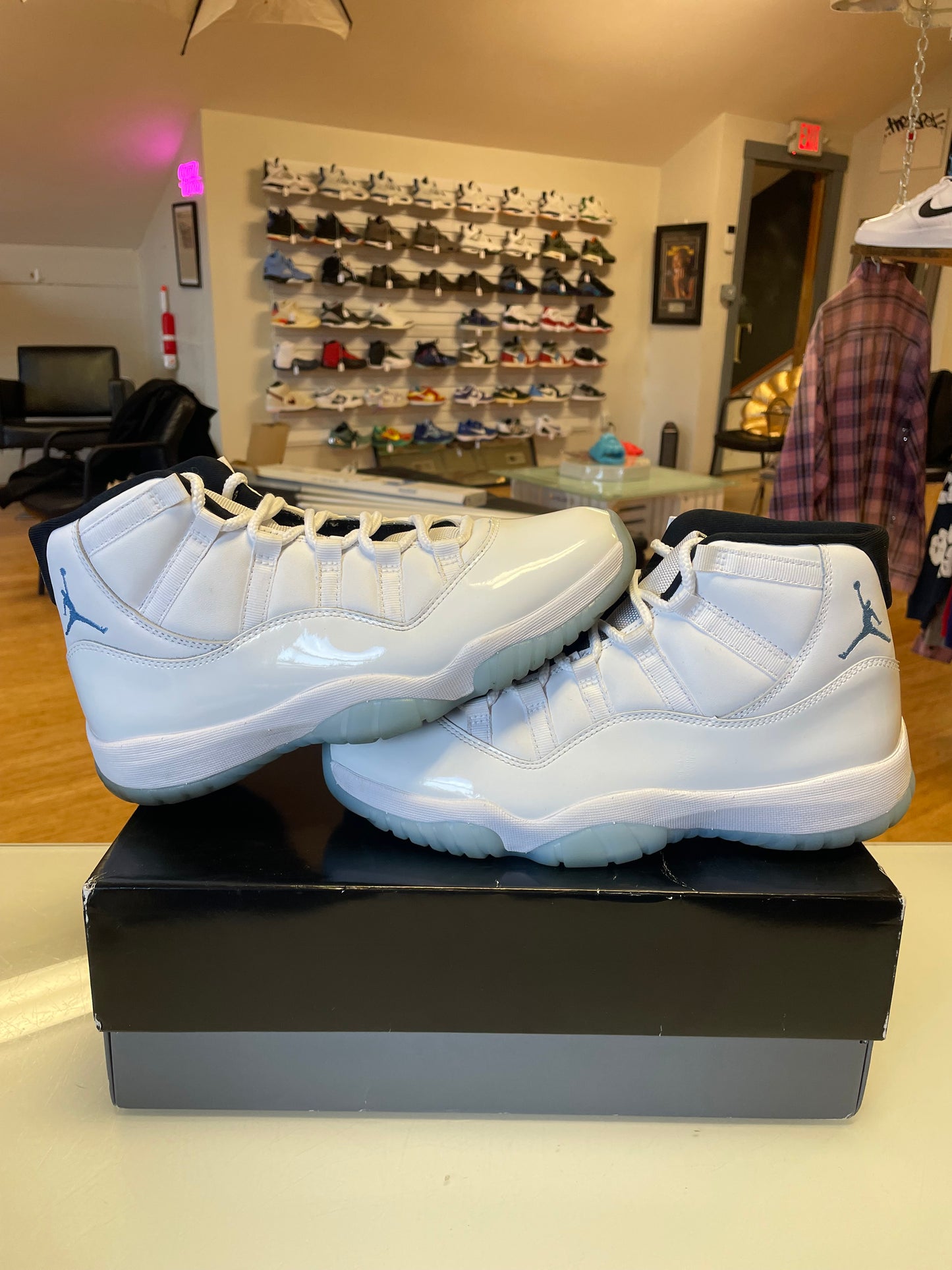 Jordan 11 Legend Blue