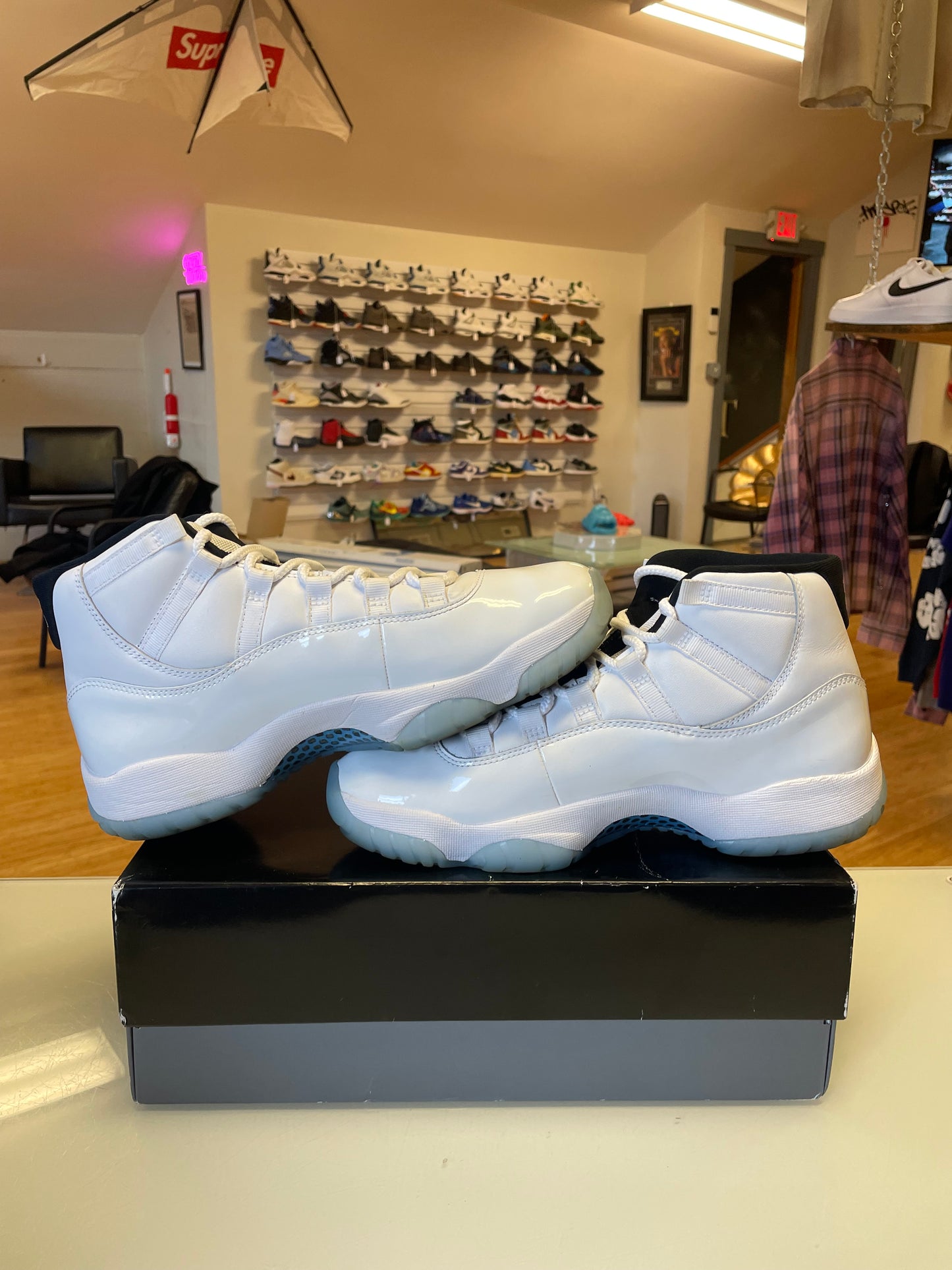 Jordan 11 Legend Blue
