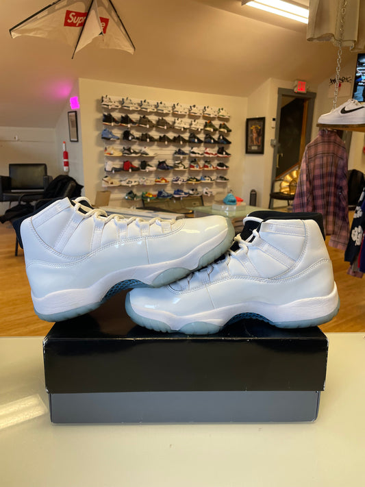 Jordan 11 Legend Blue