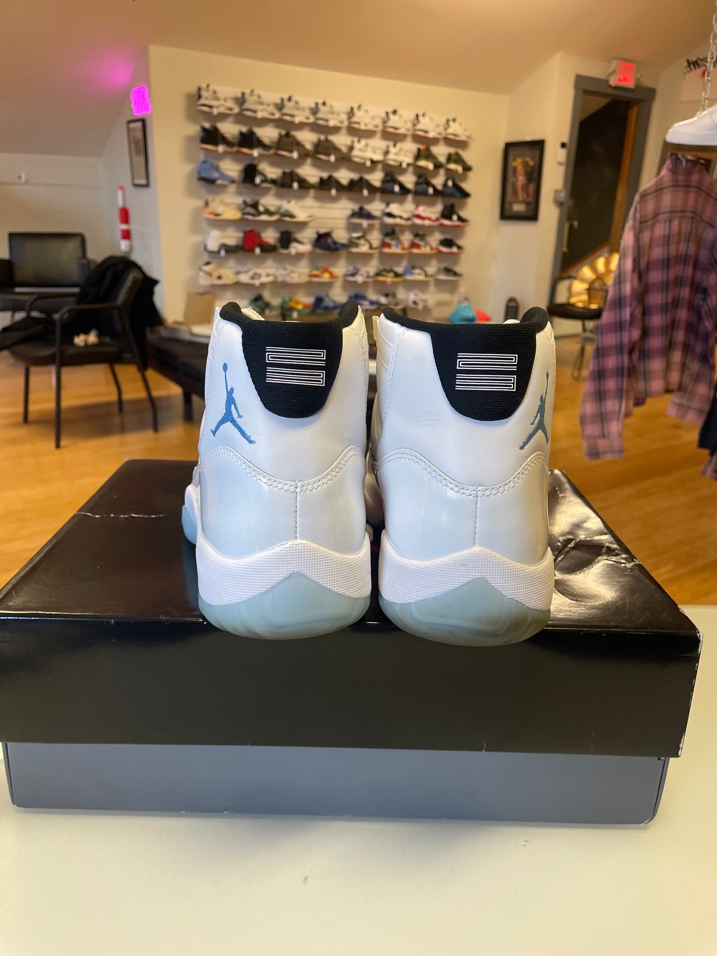 Jordan 11 Legend Blue