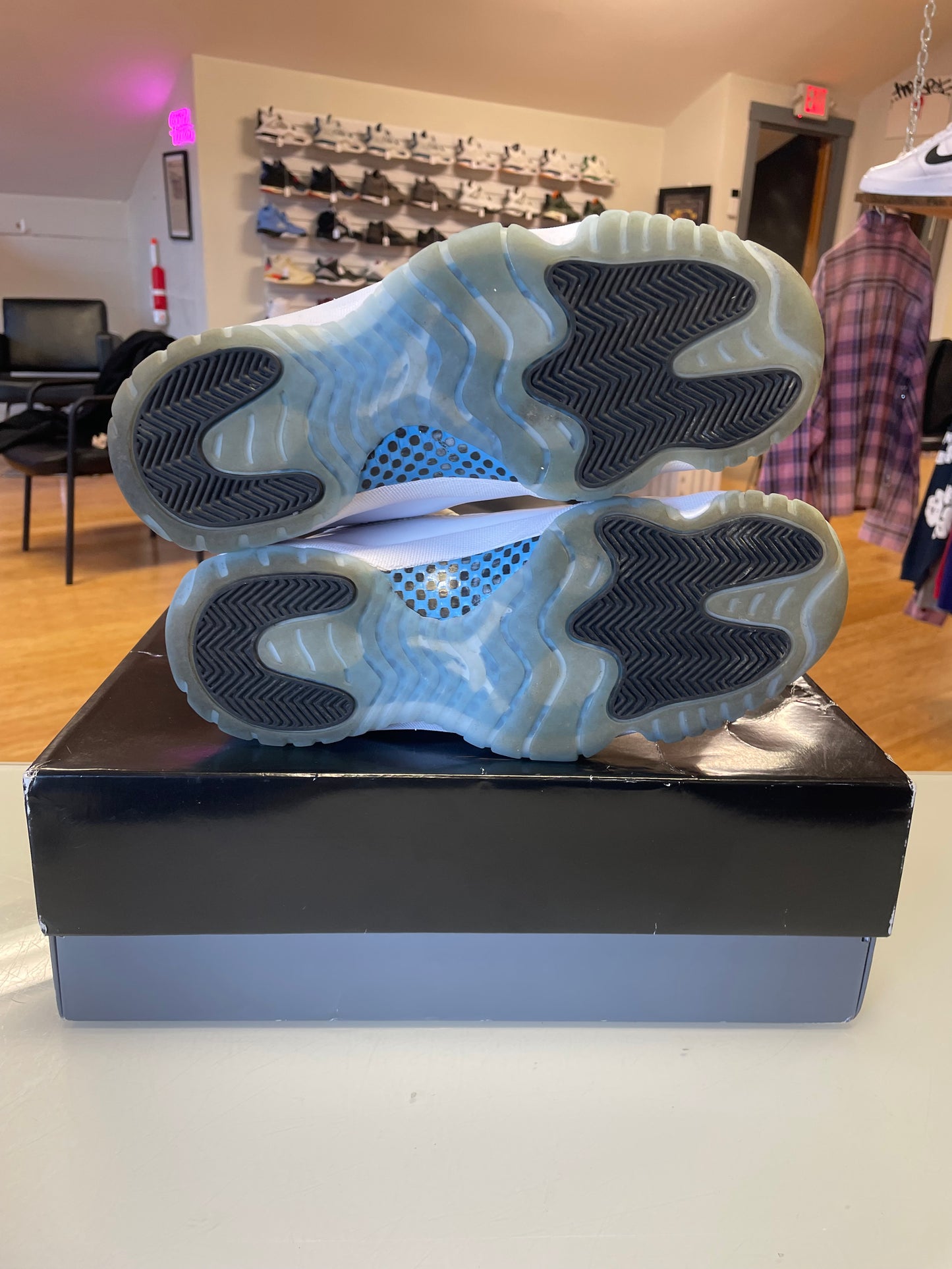 Jordan 11 Legend Blue