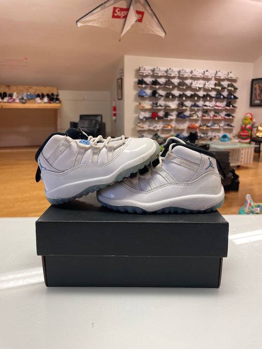 Jordan 11 Legend Blue